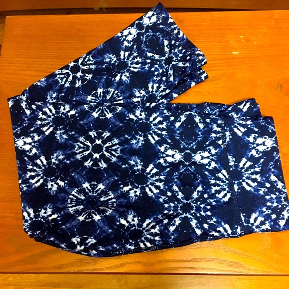 Cotton on Body Tie Dye Leggings - Picture 1 of 4